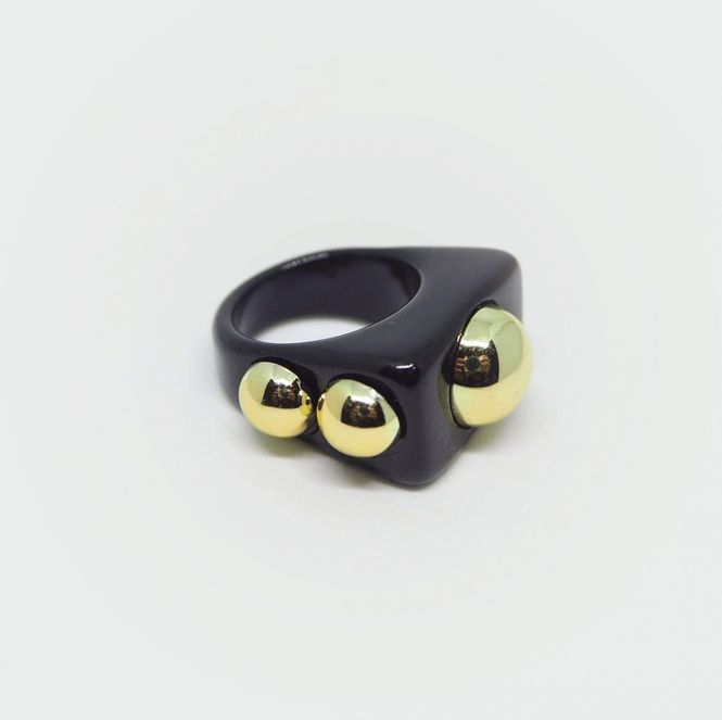 Hovedbilde Better Dayz Ring with 5 golden stones - black
