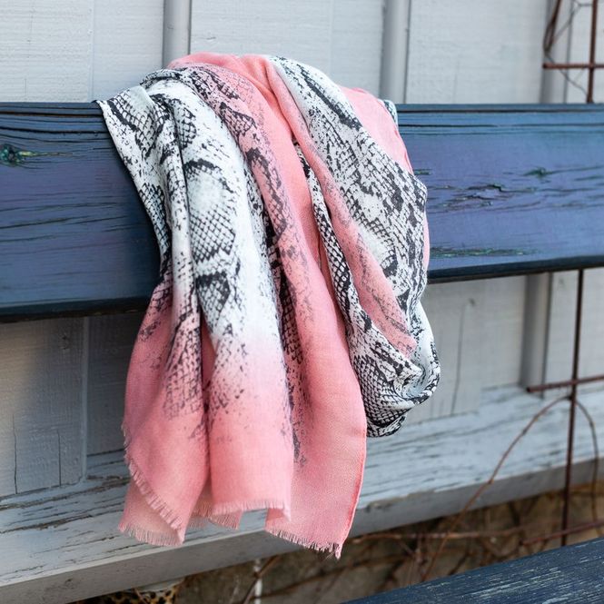 Hovedbilde Star Collection Skjerf Med Snakeprint Rosa